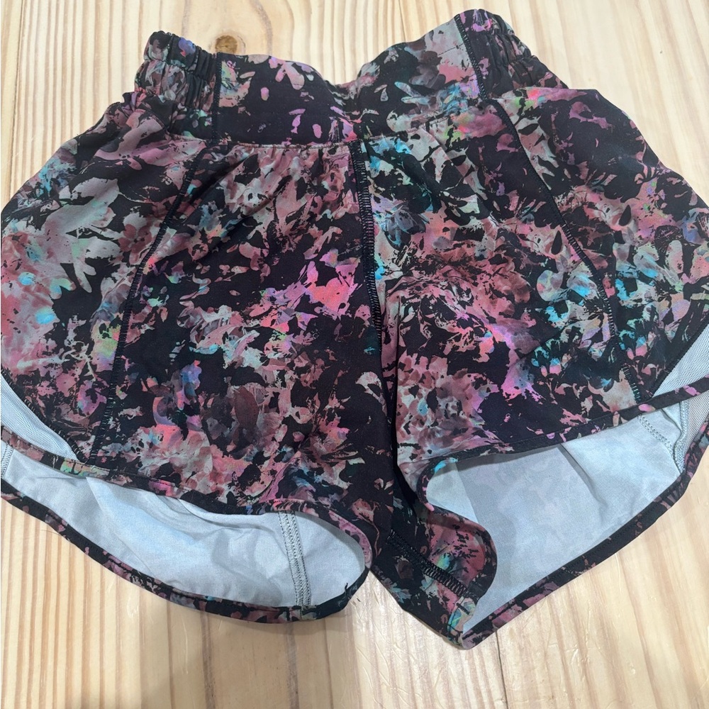 LULULEMON HOTTY HOT COLORFUL